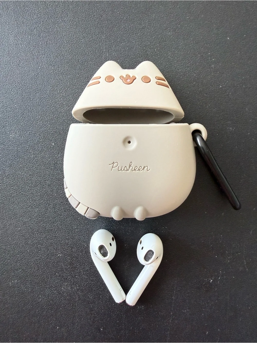Apple White AirPods with Charging Case